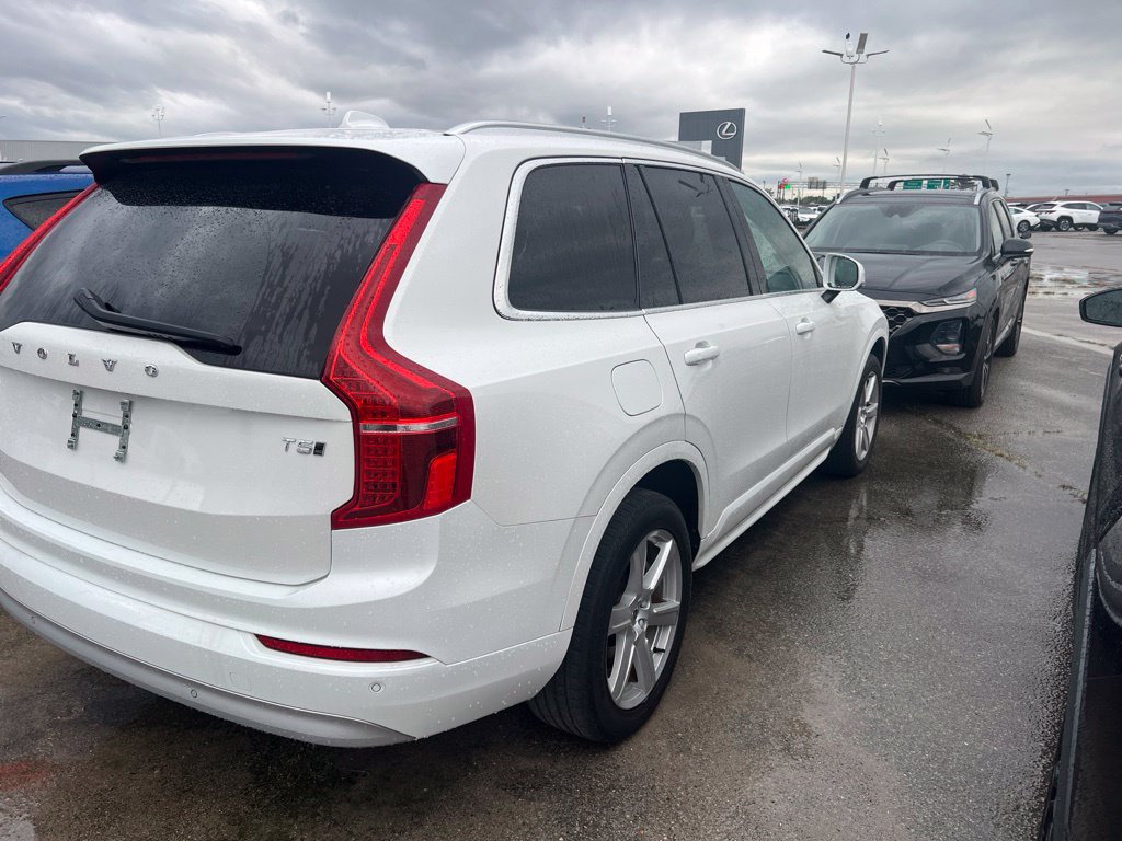 Used 2022 Volvo XC90 T5 Momentum SUV