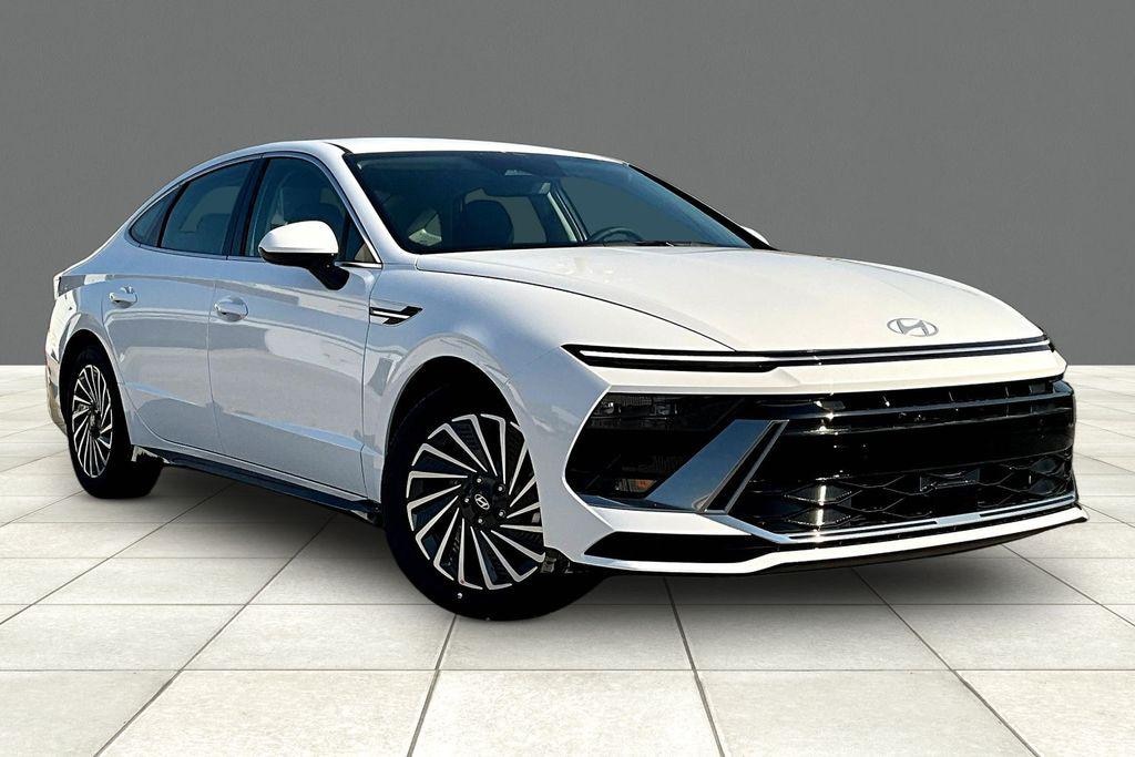 New 2025 Hyundai Sonata Hybrid SEL Sedan