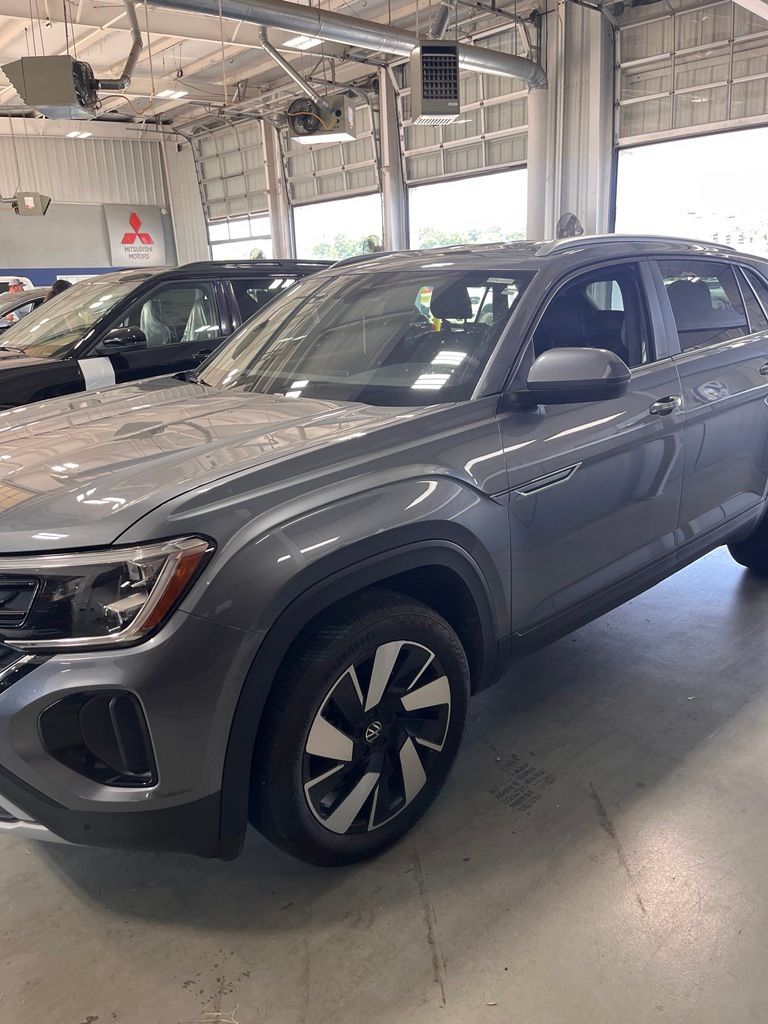 2024 Volkswagen Atlas Cross Sport SE w/Tech