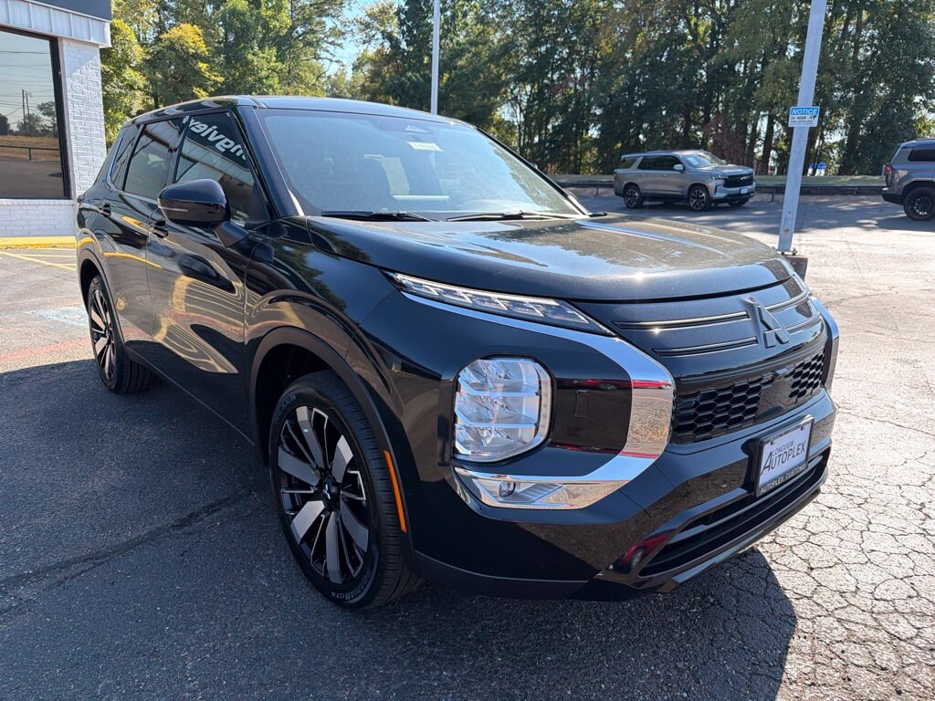 New 2026 Mitsubishi Outlander LE SUV