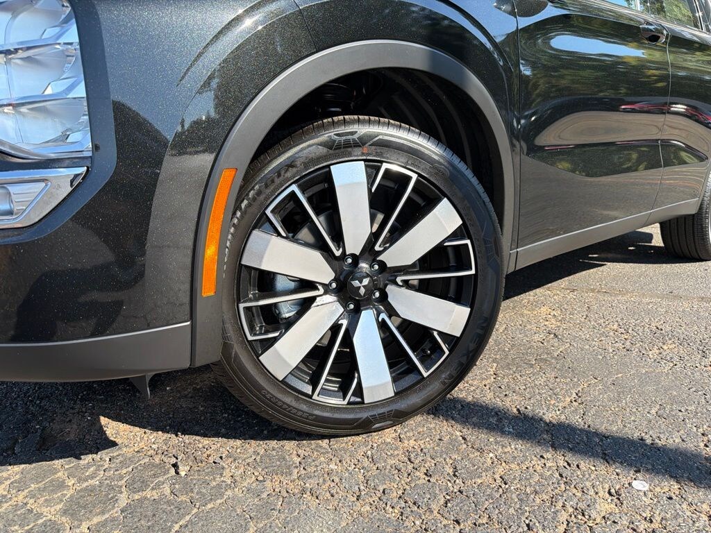 New 2026 Mitsubishi Outlander LE SUV