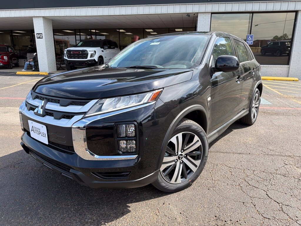 New 2026 Mitsubishi Outlander LE SUV