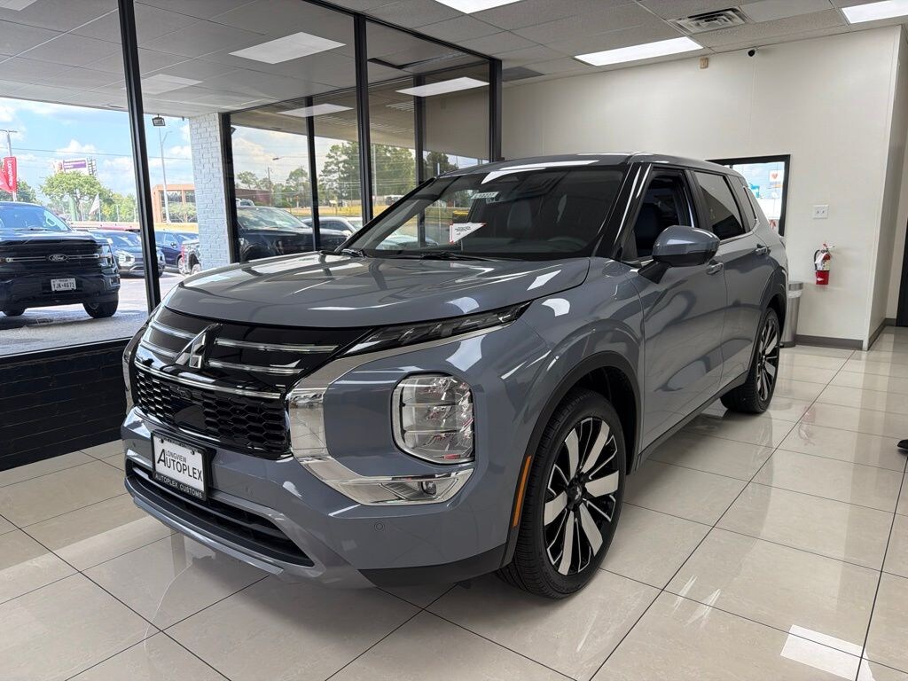 New 2026 Mitsubishi Outlander SE SUV