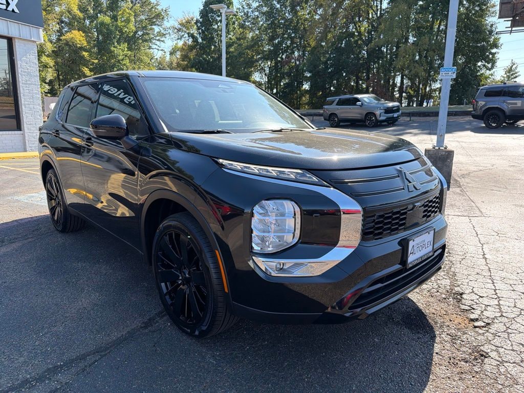 New 2026 Mitsubishi Outlander LE SUV