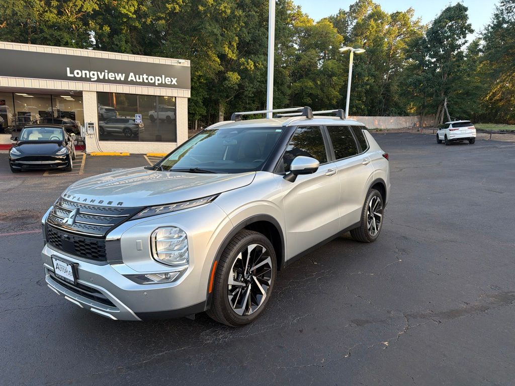 2022 Mitsubishi Outlander SE
