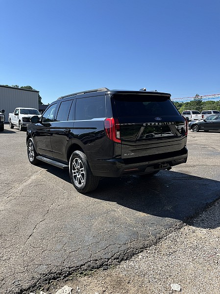 Used 2025 Ford Expedition Active Full Size SUV