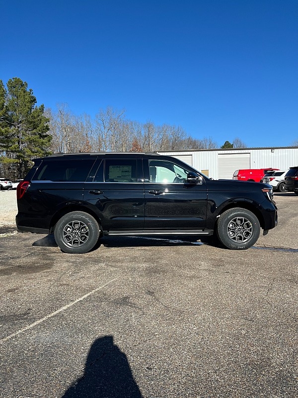 2026 Ford Expedition Active - Photo 8