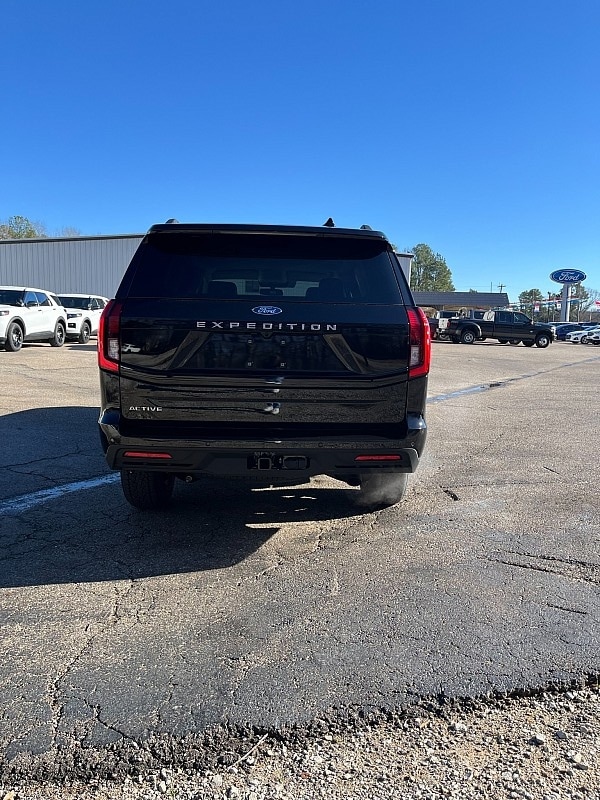 2026 Ford Expedition Active - Photo 6
