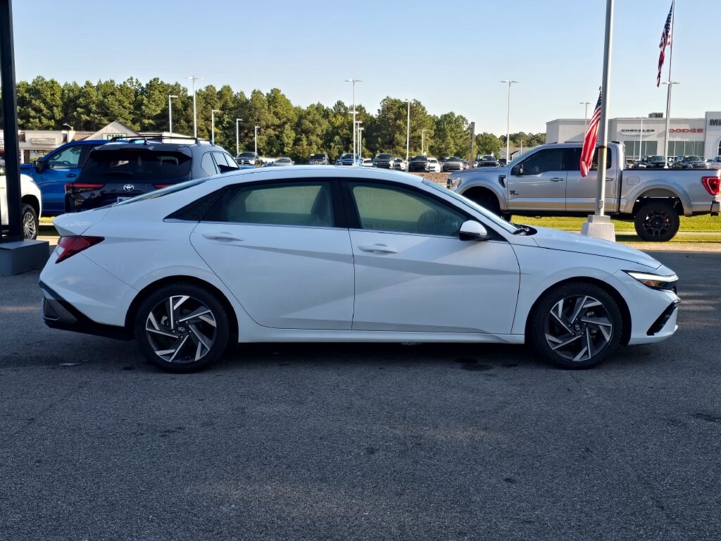 Used 2025 Hyundai Elantra Limited Sedan