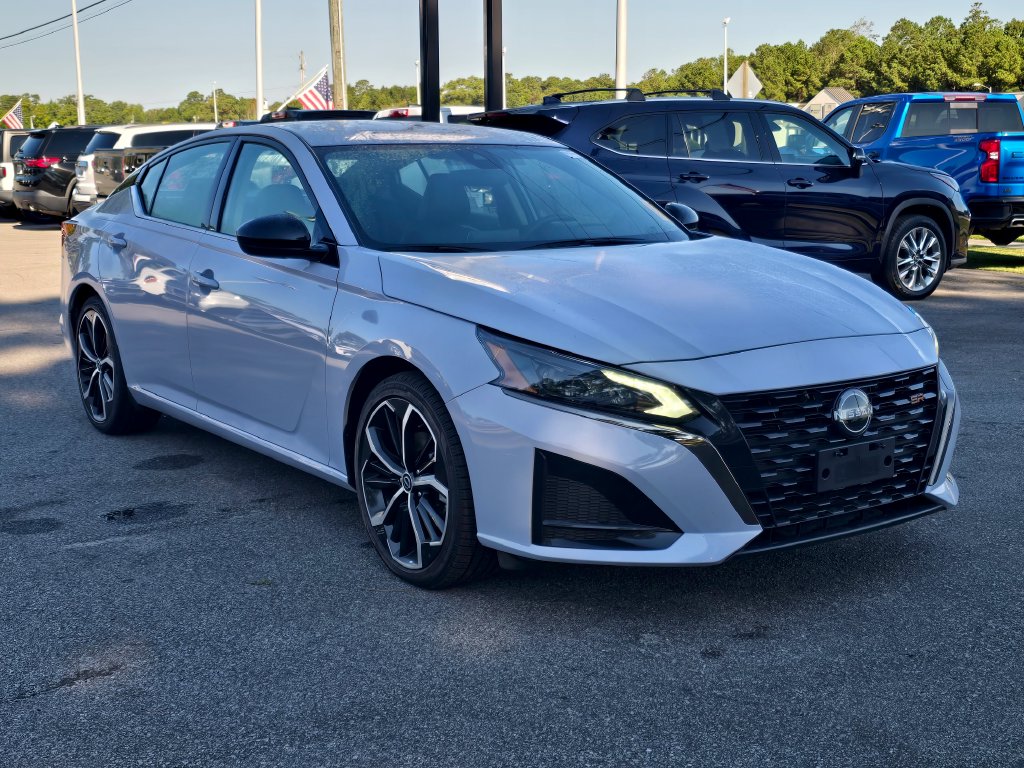 2024 Nissan Altima SR