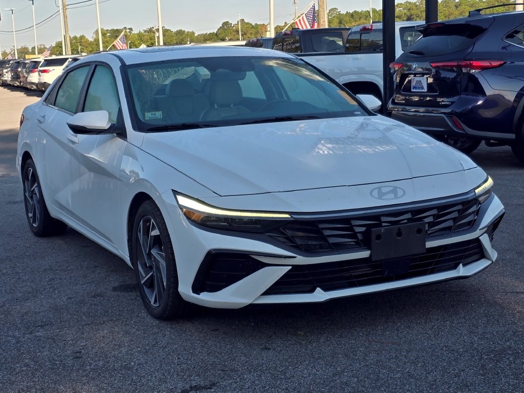 Used 2025 Hyundai Elantra Limited Sedan