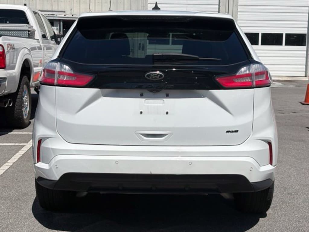 Used 2024 Ford Edge SE SUV
