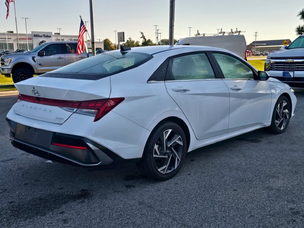 Used 2025 Hyundai Elantra Limited Sedan