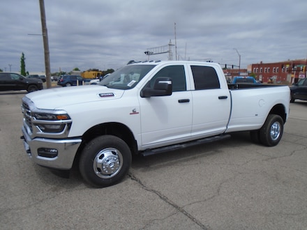 2026 Ram 3500 TRADESMAN CREW CAB 4X4 8' BOX Pickup
