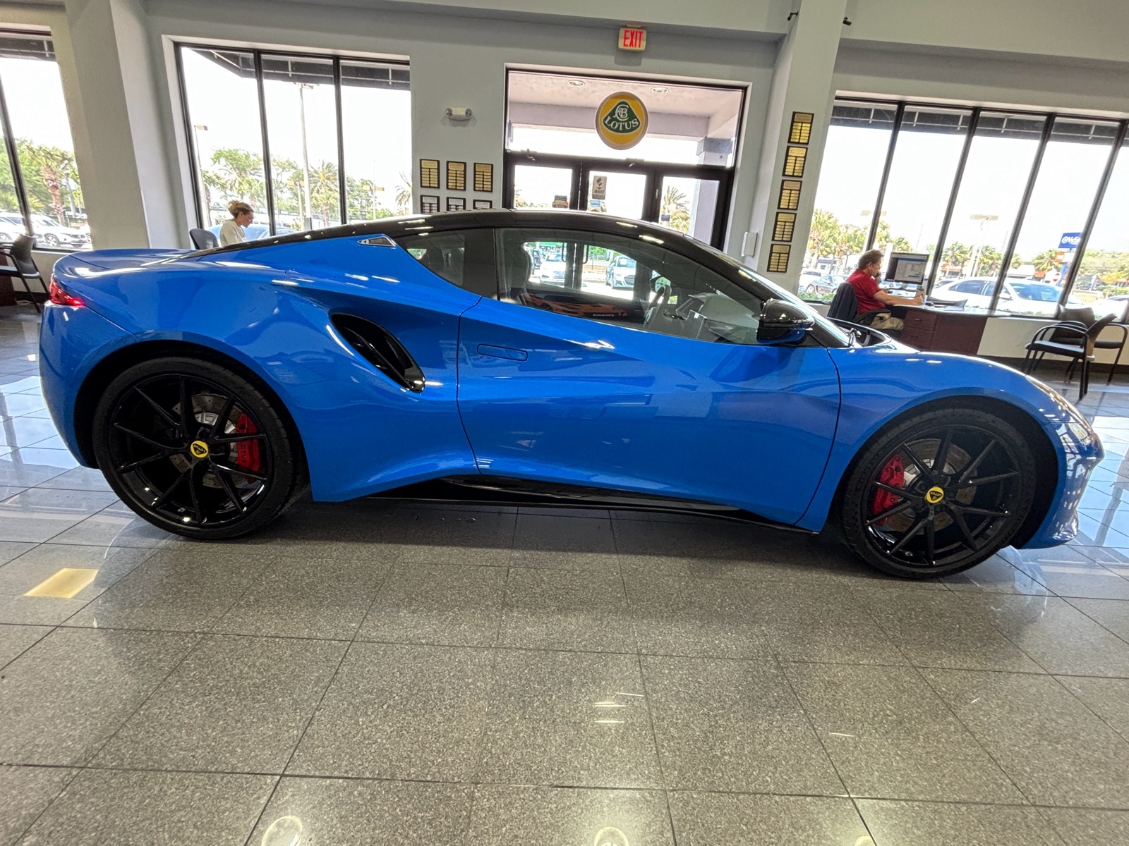 2024 Lotus Emira First Edition - Photo 17