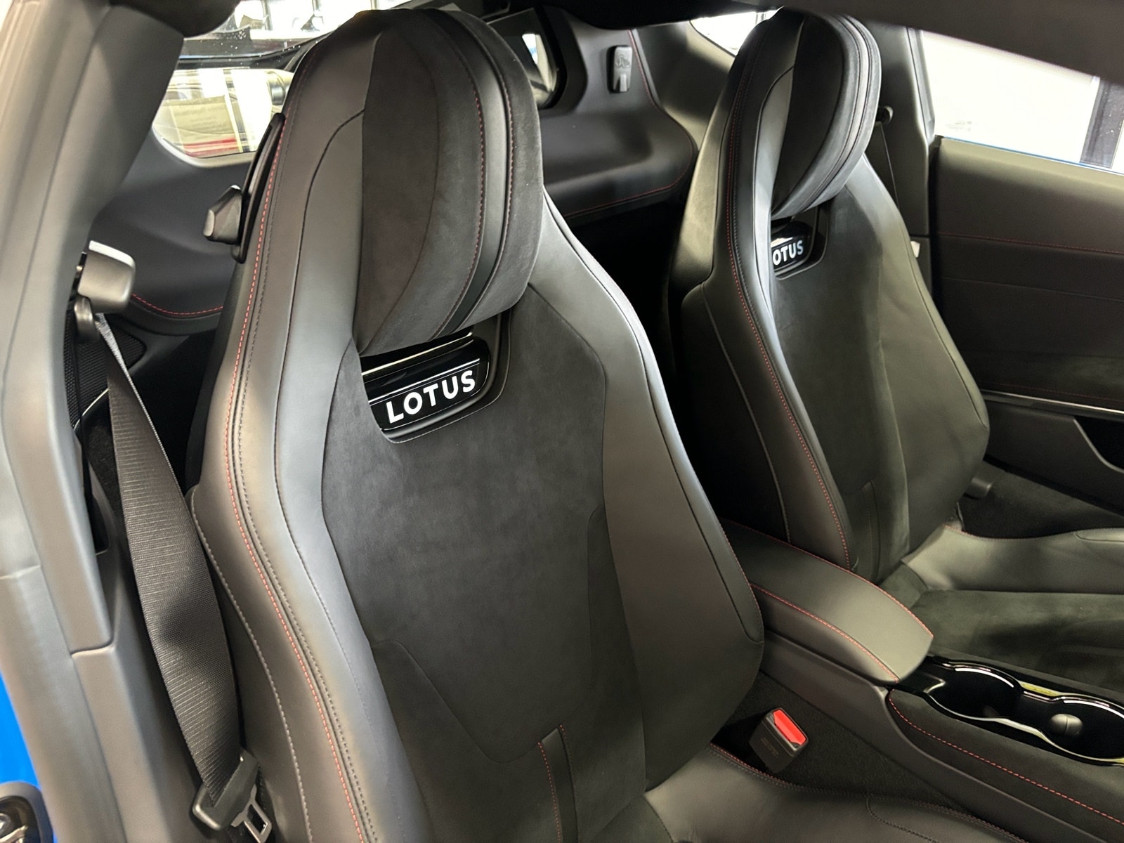 2024 Lotus Emira First Edition - Photo 22