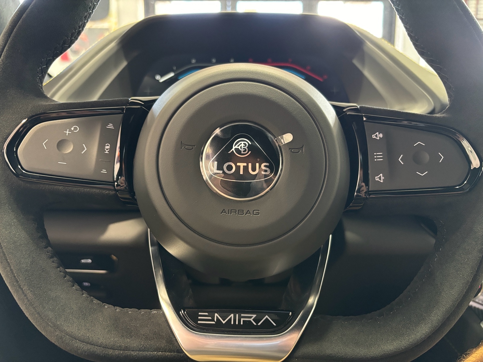 2024 Lotus Emira First Edition - Photo 48