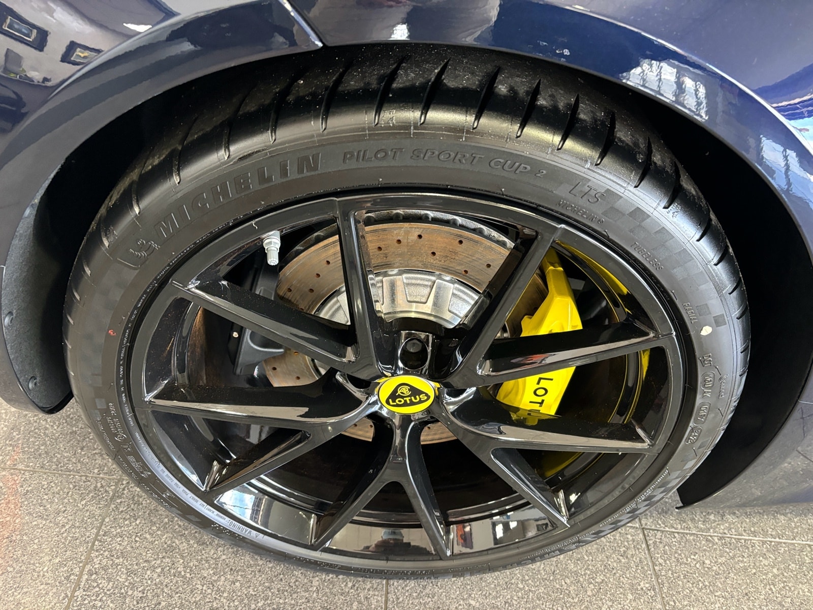 2024 Lotus Emira First Edition - Photo 17