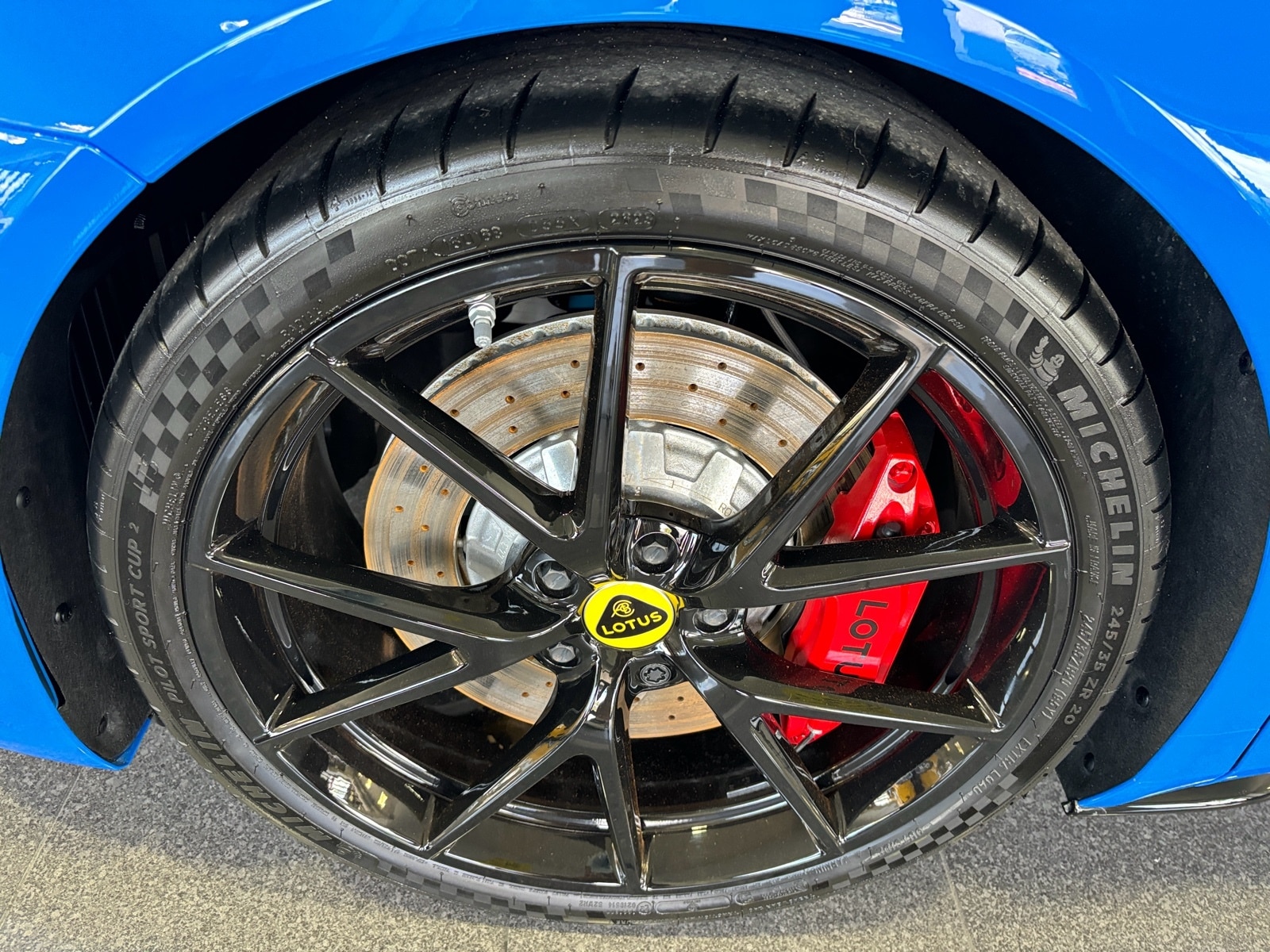 2024 Lotus Emira First Edition - Photo 31