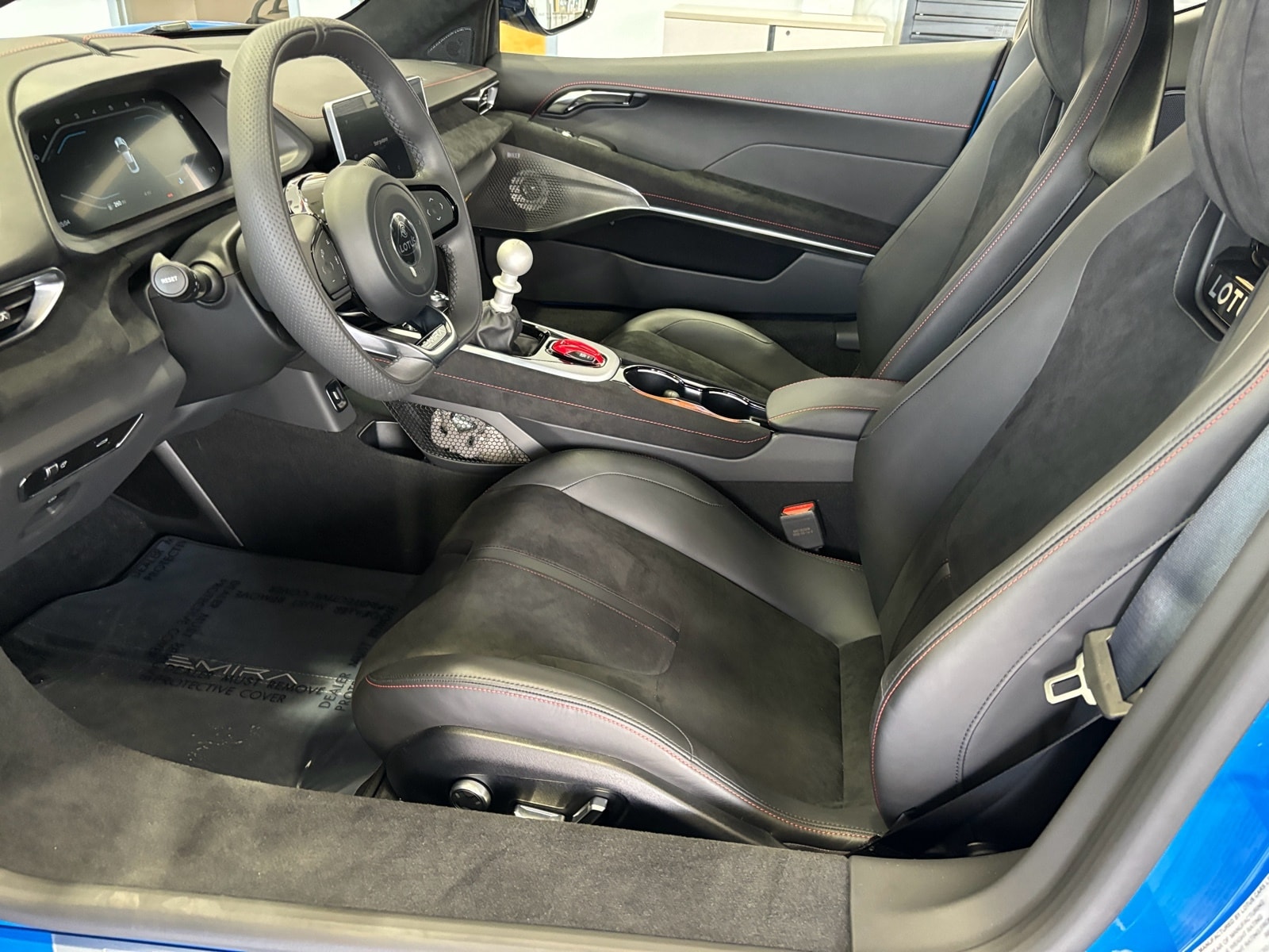 2024 Lotus Emira First Edition - Photo 6