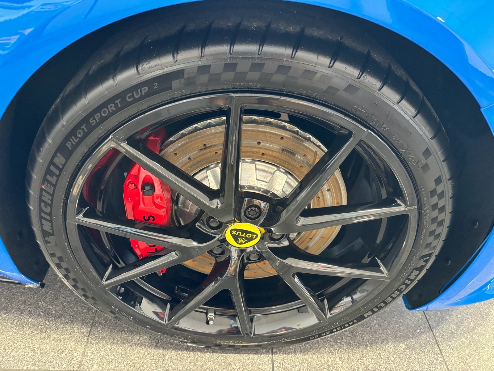 2024 Lotus Emira First Edition - Photo 23