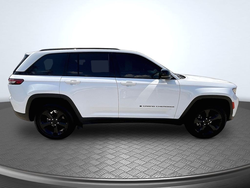 Used 2022 Jeep Grand Cherokee Altitude SUV
