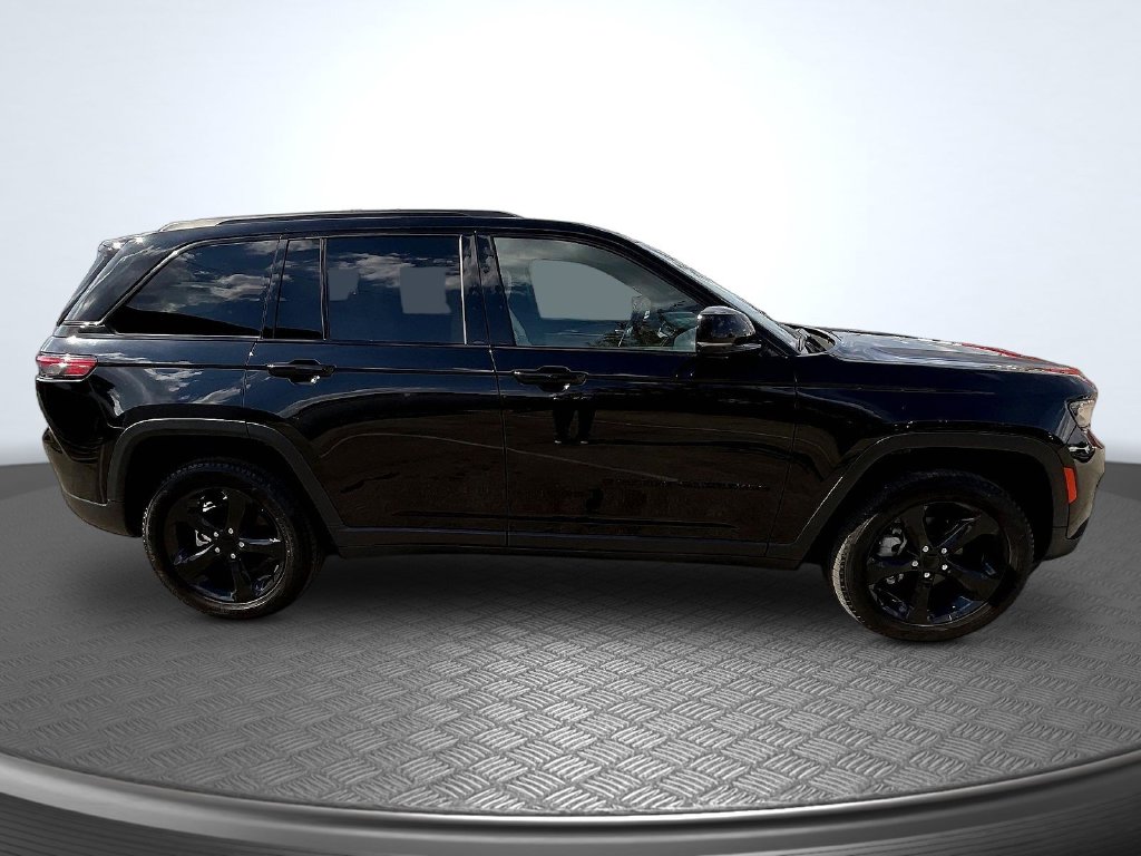 Used 2023 Jeep Grand Cherokee Limited SUV