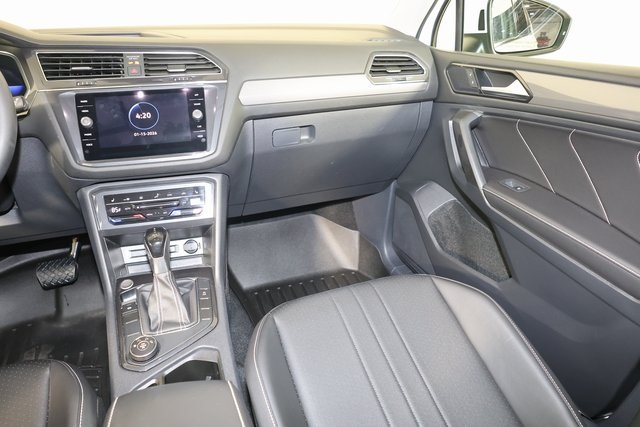 2022 Volkswagen Tiguan SE - Photo 11