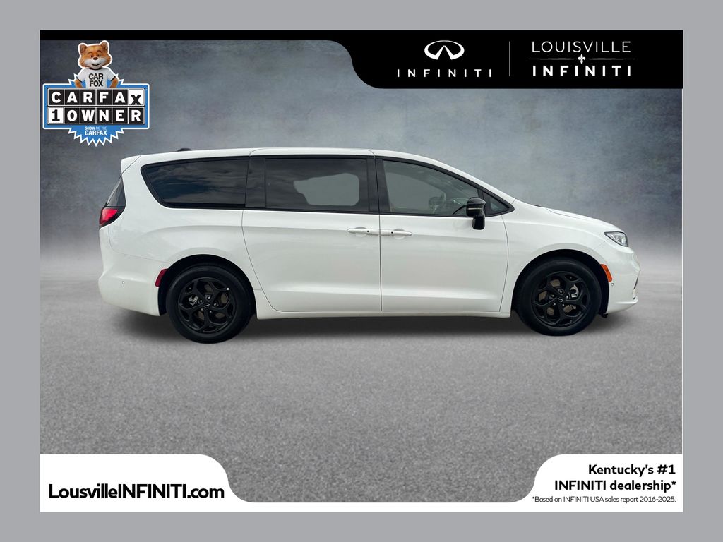 2024 Chrysler Pacifica PHEV