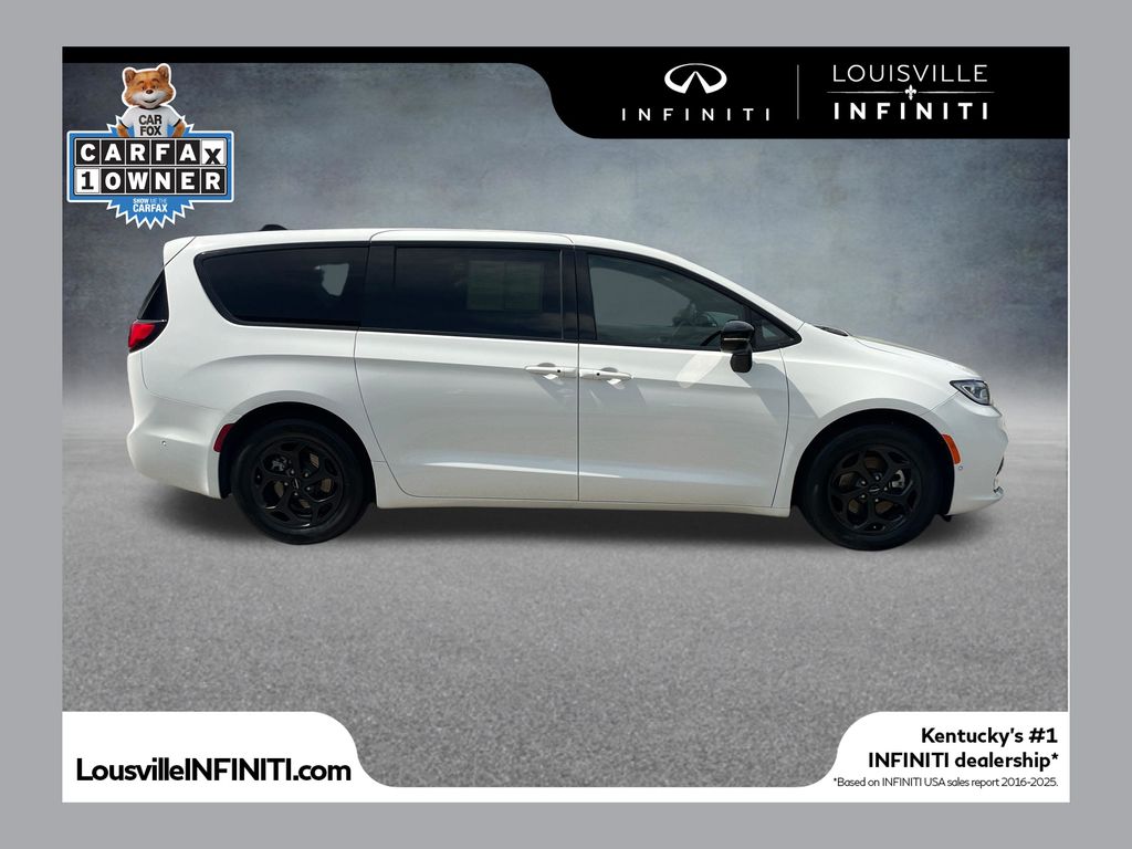 2024 Chrysler Pacifica PHEV