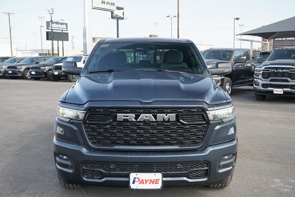 New 2026 Ram 1500 LONE STAR CREW CAB 4X2 5'7 BOX Pickup