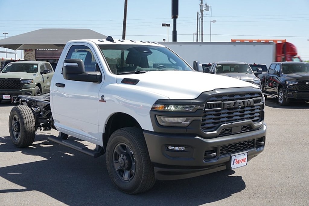 New 2026 Ram 3500 Chassis Cab TRADESMAN REGULAR 4X2 60' CA Pickup