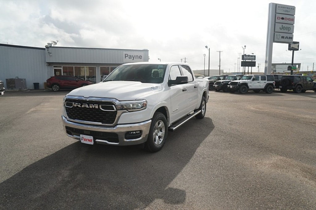 New 2026 Ram 1500 LONE STAR CREW CAB 4X2 5'7 BOX Pickup
