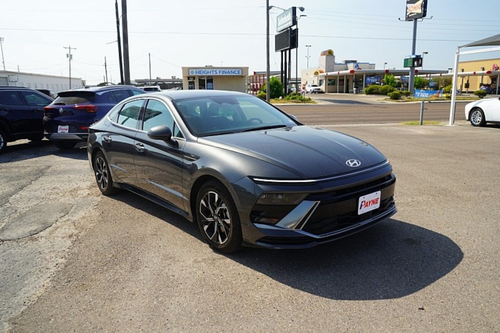 Used 2025 Hyundai Sonata SEL Mid-Size Car