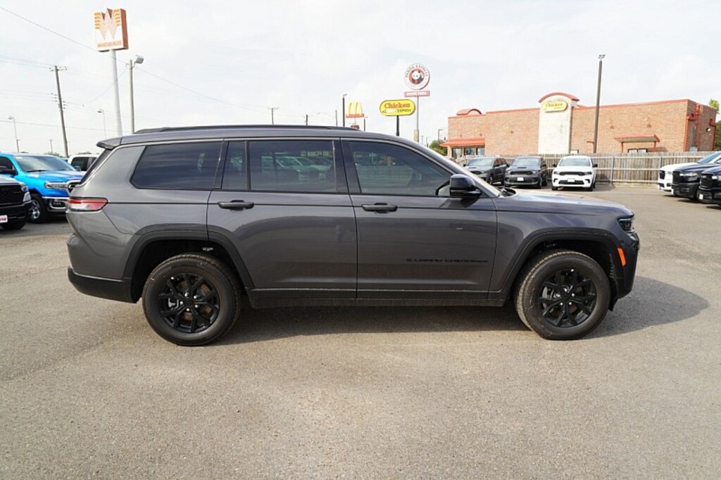 New 2026 Jeep Grand Cherokee L LAREDO ALTITUDE 4X2 Sport Utility