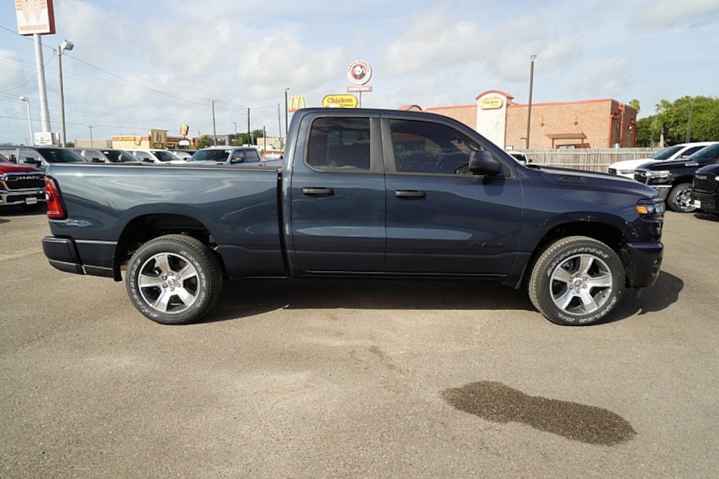 New 2026 Ram 1500 EXPRESS QUAD CAB 4X4 6'4 BOX Pickup