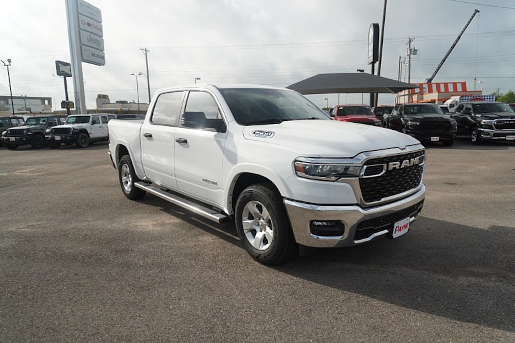 New 2026 Ram 1500 LONE STAR CREW CAB 4X2 5'7 BOX Pickup