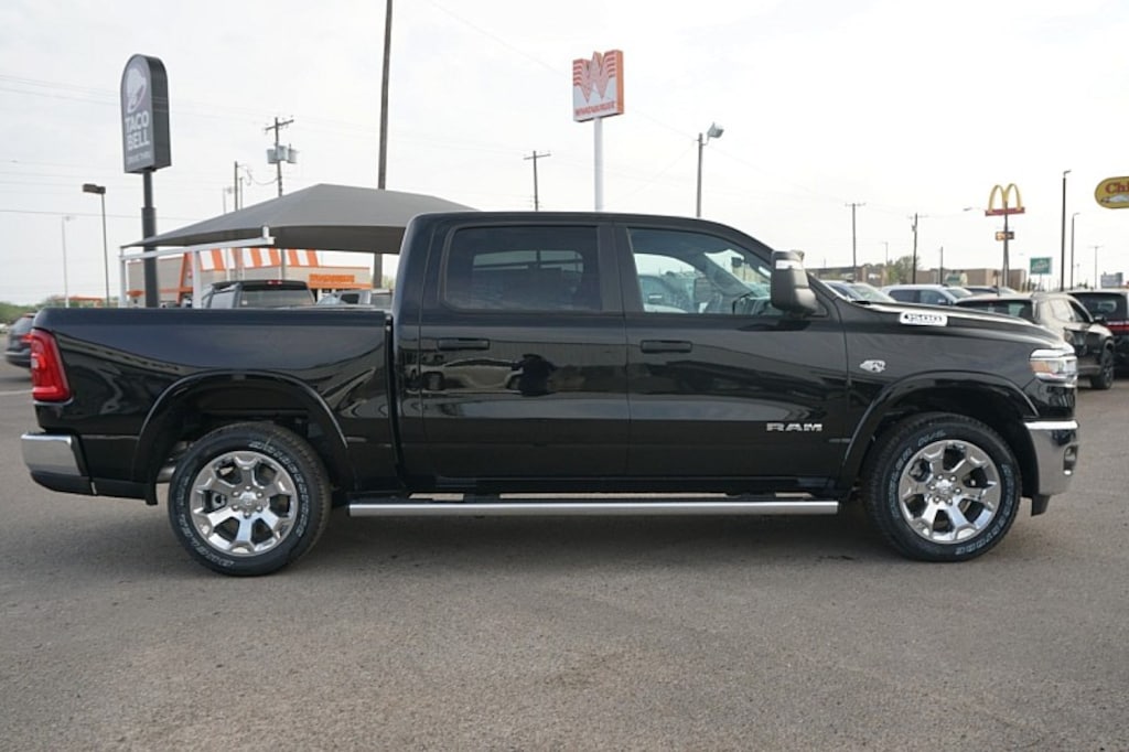 New 2026 Ram 1500 LONE STAR CREW CAB 4X4 5'7 BOX Pickup
