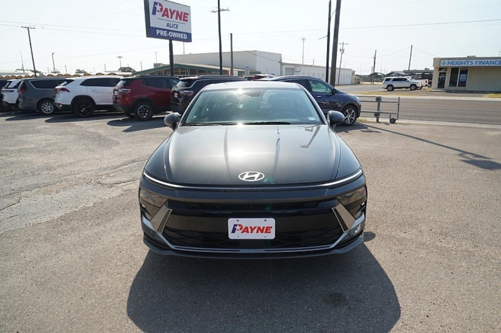 Used 2025 Hyundai Sonata SEL Mid-Size Car