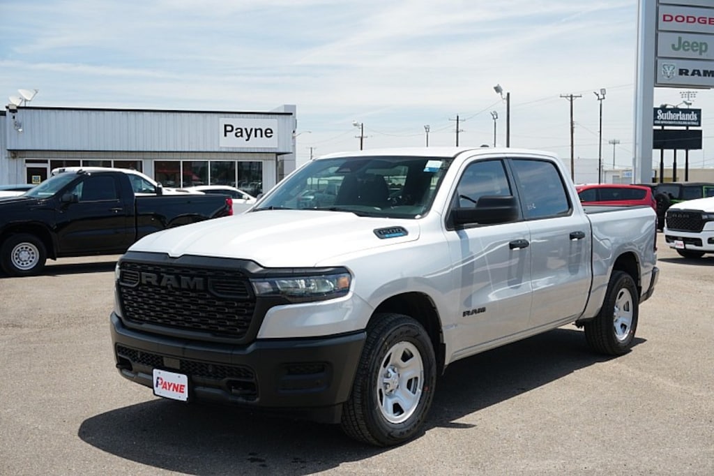 New 2026 Ram 1500 TRADESMAN CREW CAB 4X4 5'7 BOX Pickup