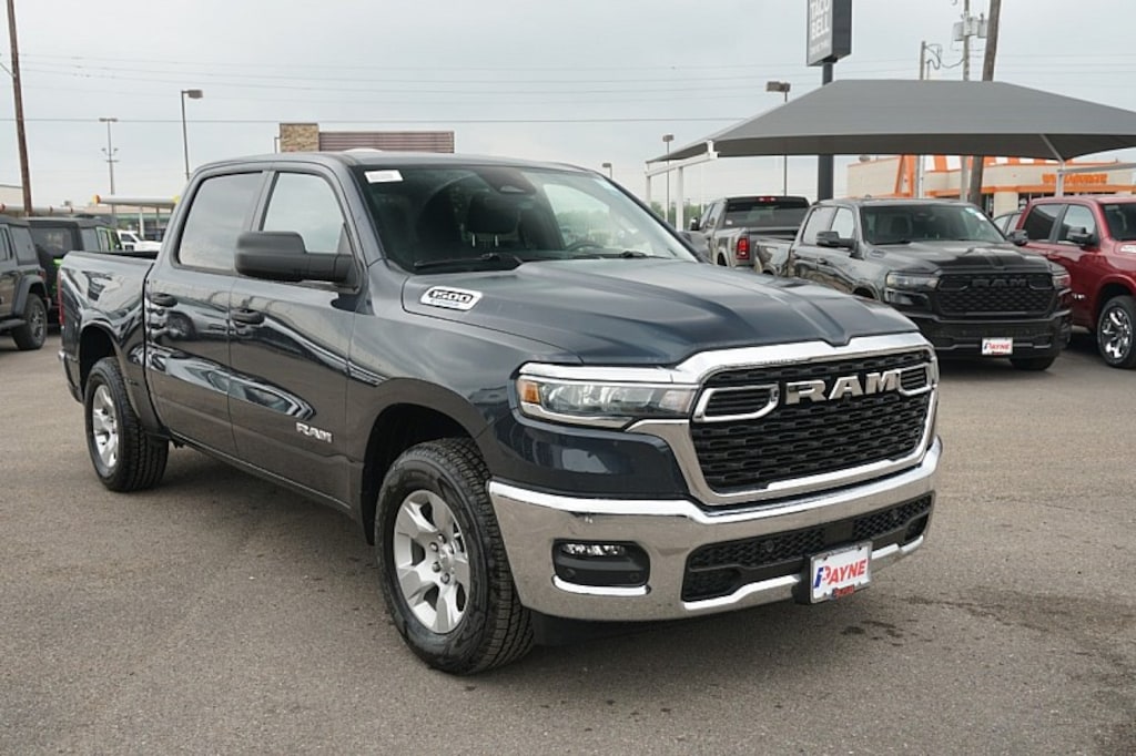 New 2026 Ram 1500 LONE STAR CREW CAB 4X2 5'7 BOX Pickup