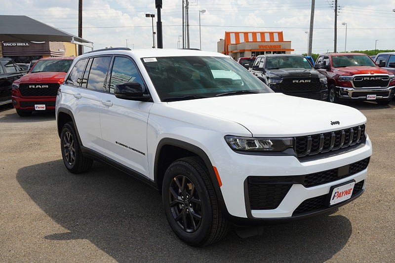 New 2027 Jeep Grand Cherokee Laredo Altitude Sport Utility