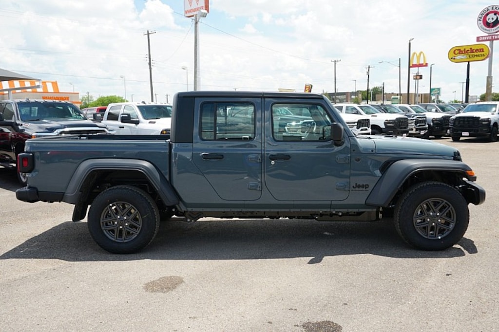 New 2026 Jeep Gladiator Sport Pickup
