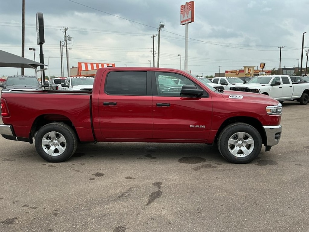 New 2026 Ram 1500 TRADESMAN CREW CAB 4X4 5'7 BOX Pickup