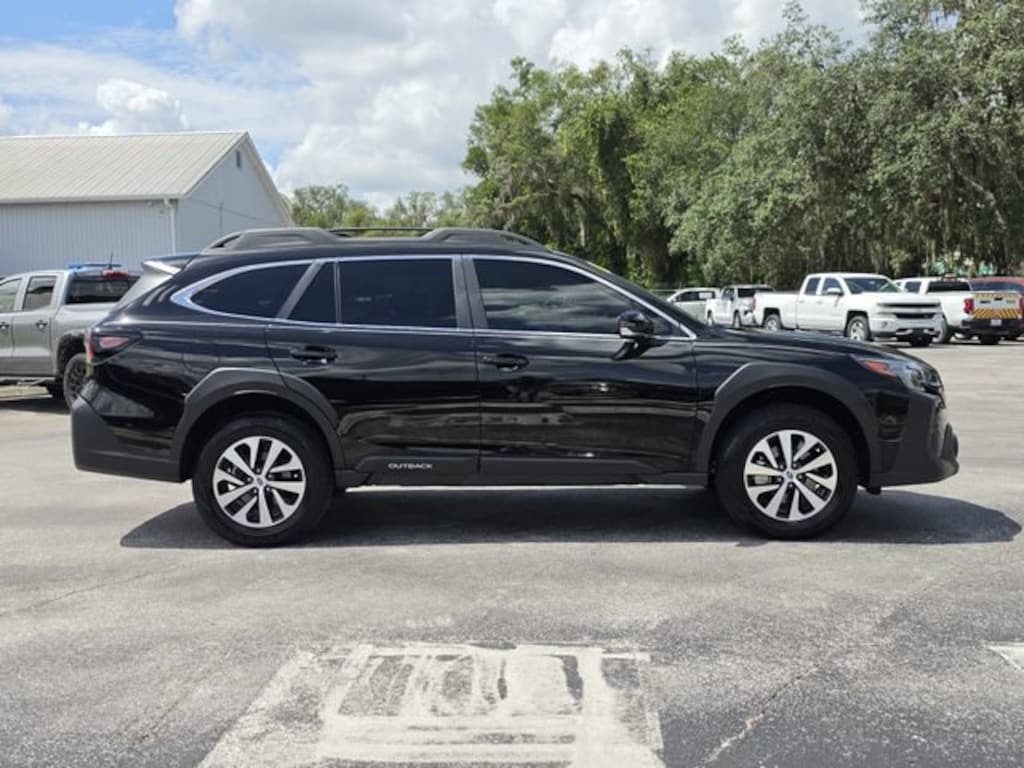 Used 2025 Subaru Outback Premium SUV
