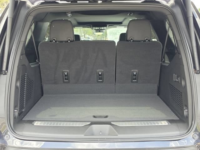 2026 Chevrolet Suburban High Country - Photo 12