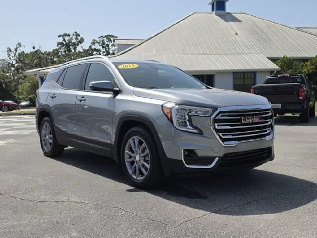 Used 2024 GMC Terrain SLT SUV