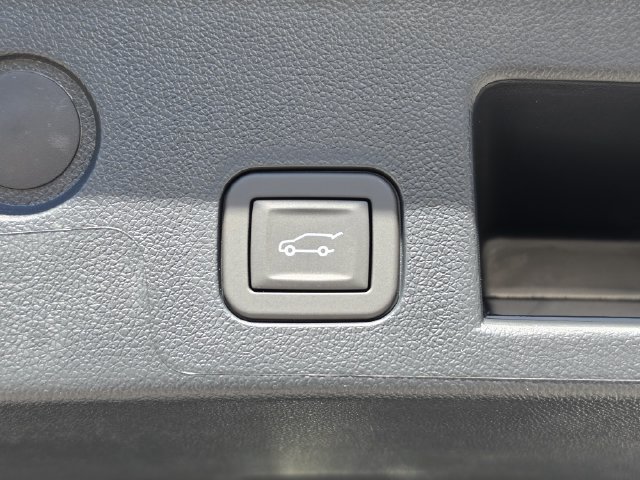 2027 Chevrolet Equinox LT - Photo 12
