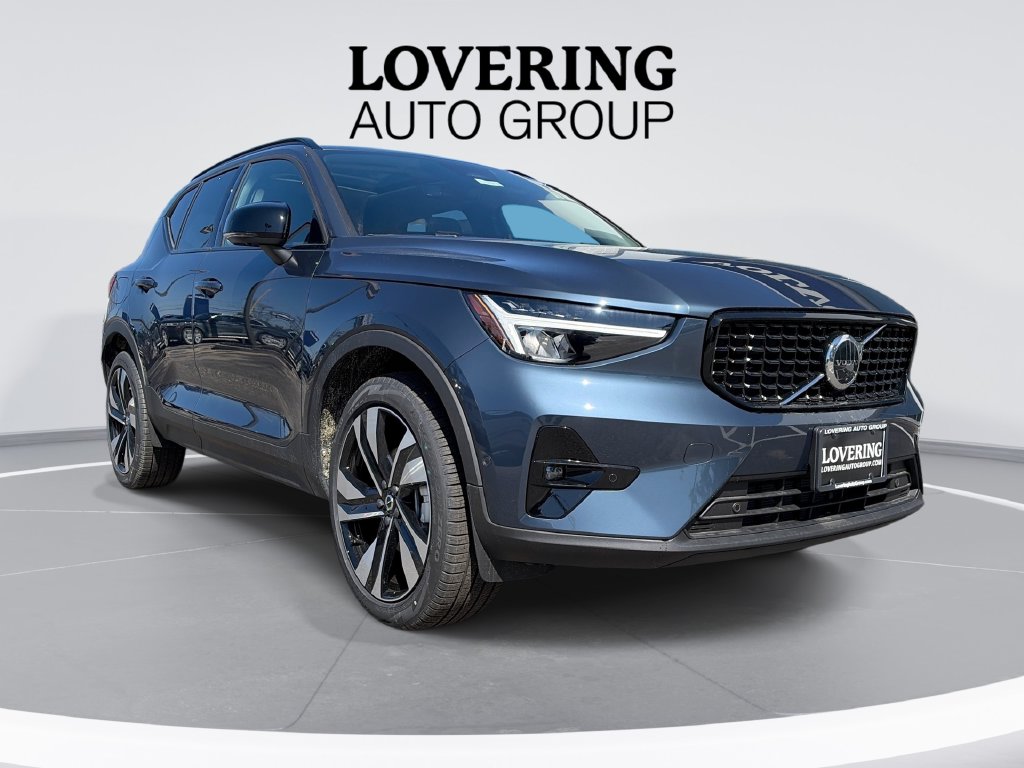 2026 Volvo XC40 B5 Plus AWD SUV