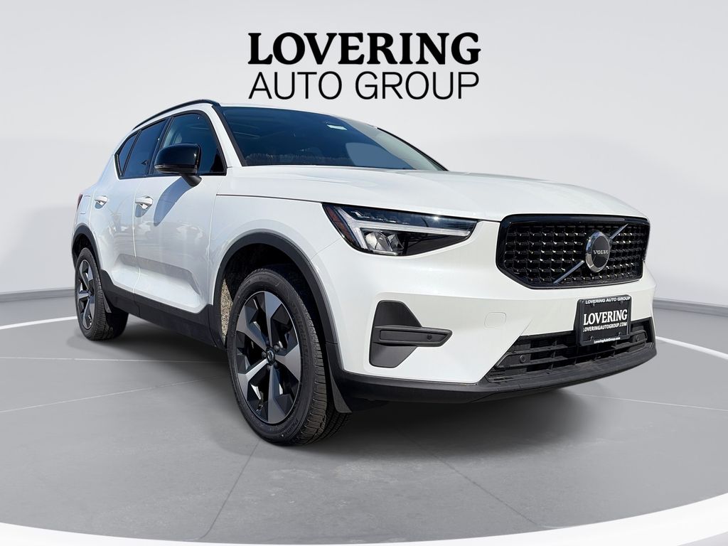 2026 Volvo XC40 SUV 
